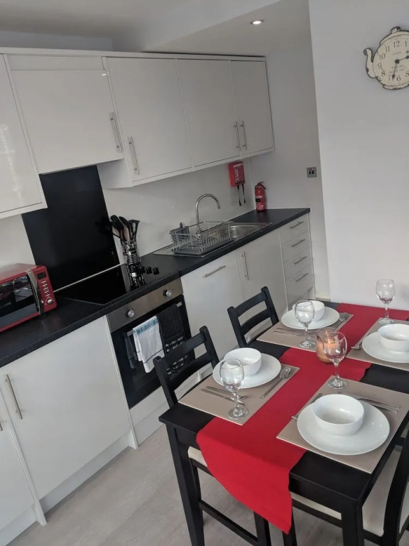 LT Grove Apartment - Stratford