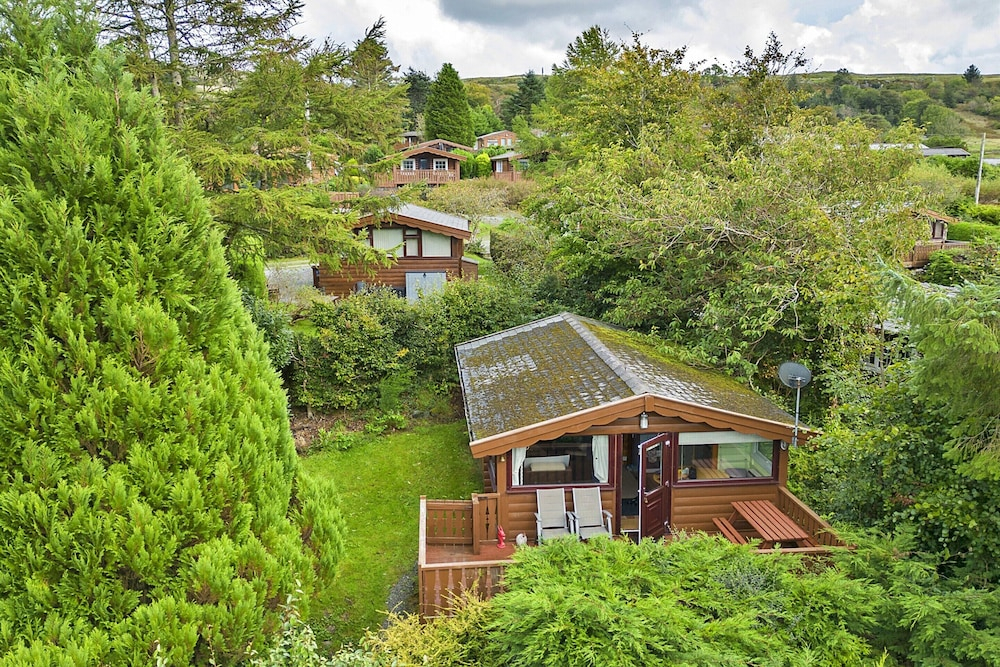 Log Cabin in Snowdonia Near Rhinog Mountains