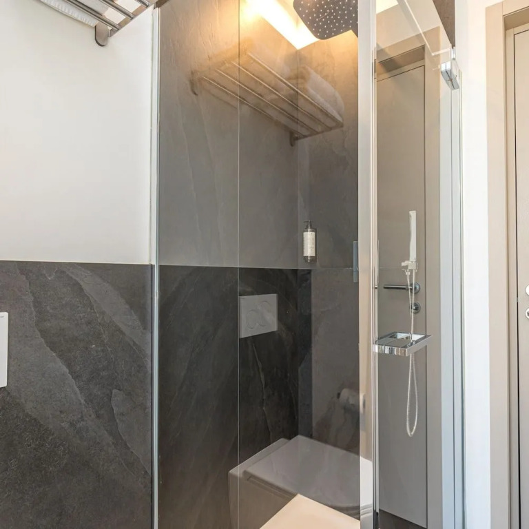 Icon H 204 Suite Micro-living