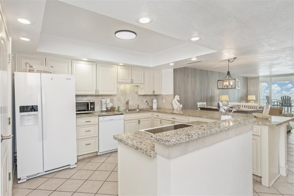 Shoreline Towers 2085 2 Bedroom Condo