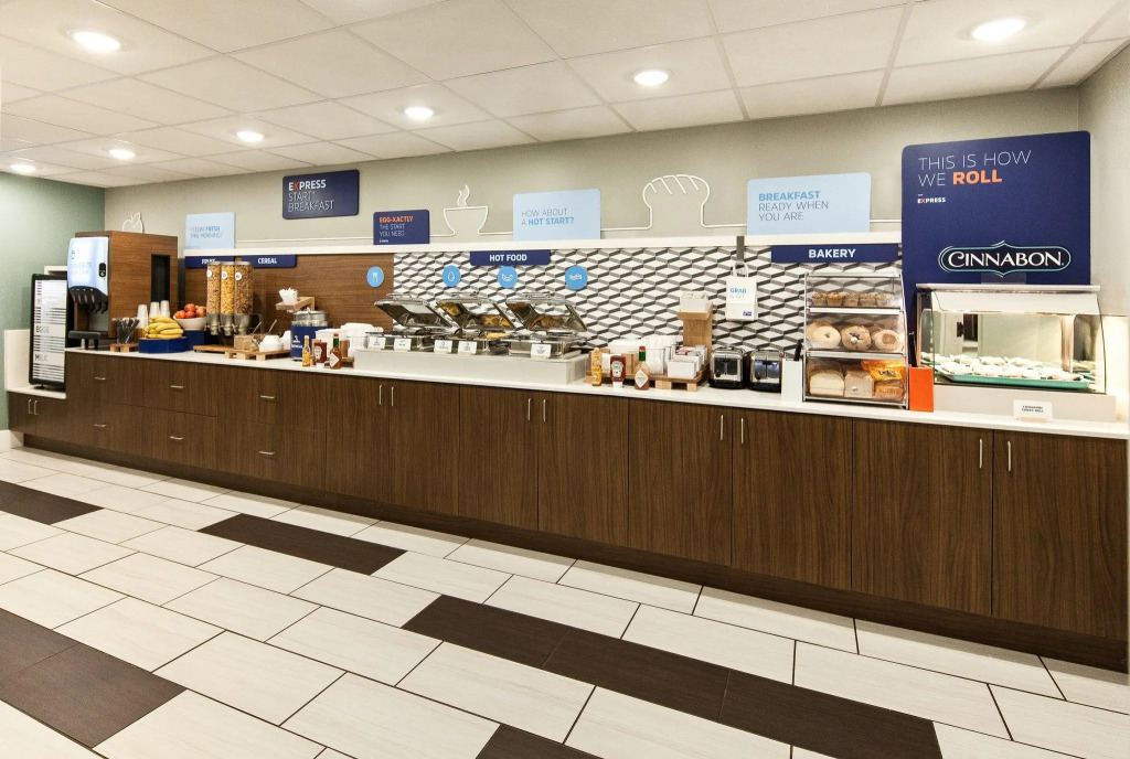 Holiday Inn Express Hotel & Suites Nashville Brentwood 65S