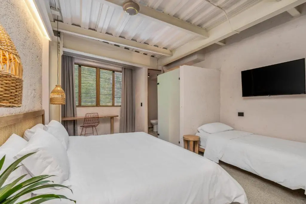 Botánica Hotel Manila by HOUSY