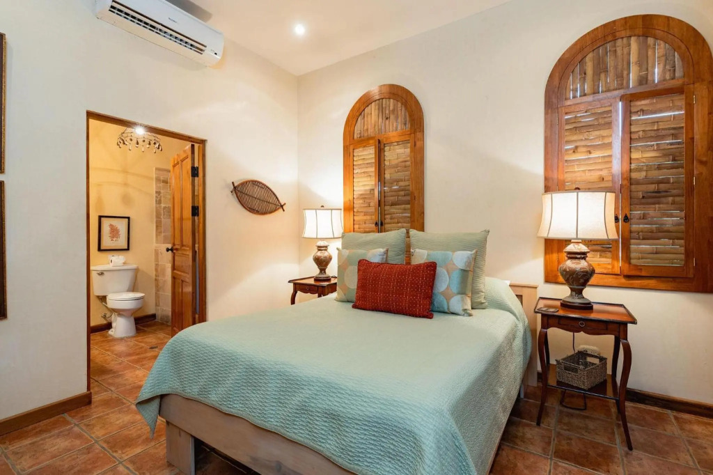 Casa Rosa- Luxury Ocean View 3 Bedroom Home
