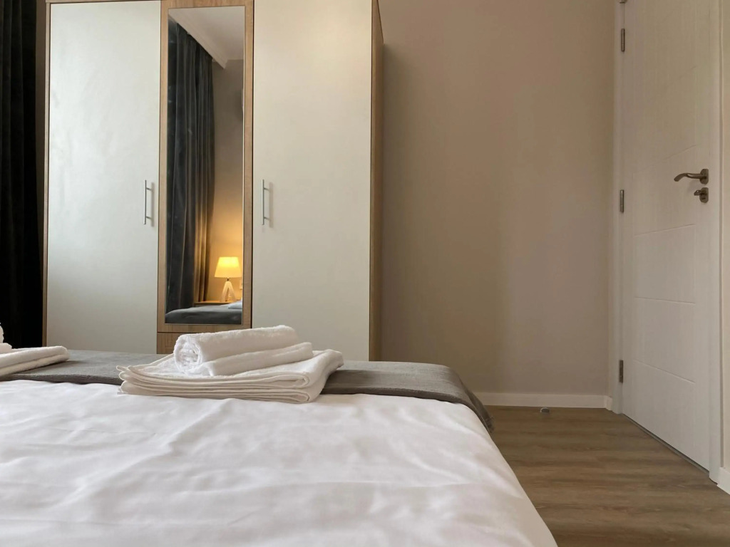 Stylish Top Centre Apartment for 4 guests