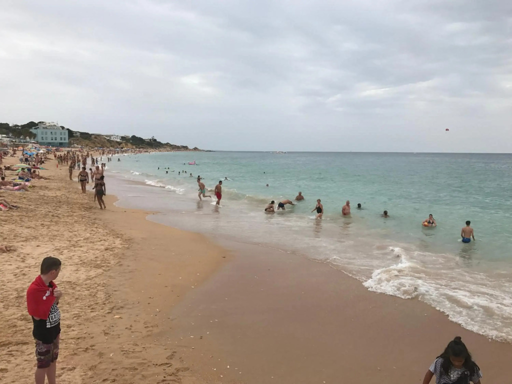 Sea view Penthouse 10 min walking Albufeira old town and Beach Pescadores