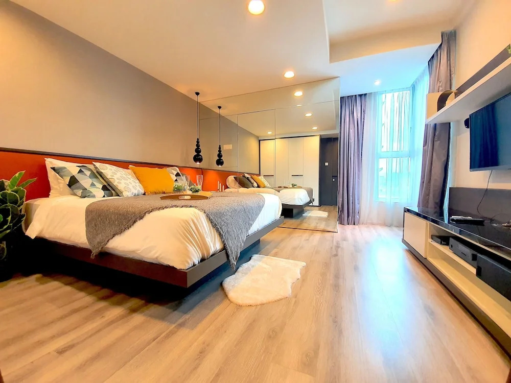 Verve Suite KL Designer Apt by BeeStay
