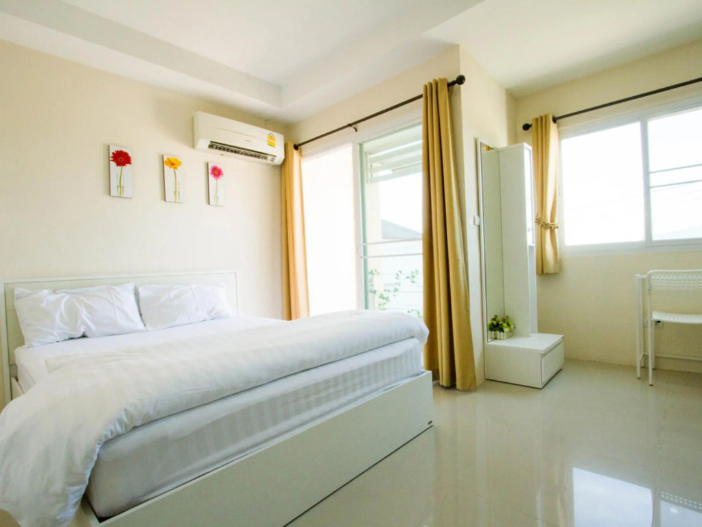 Lotus Suite Hua Hin