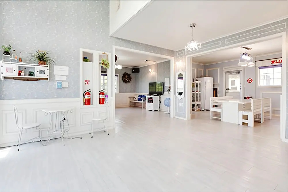 Daebudo White Pension
