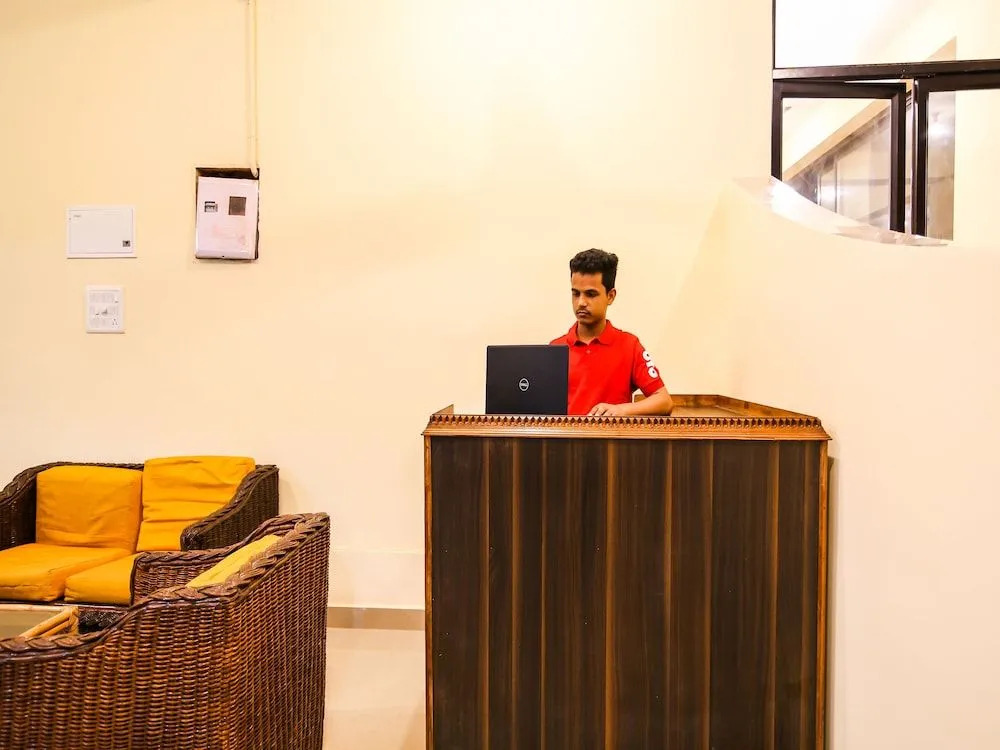 OYO Flagship 19324 Dom's Cafe Calangute