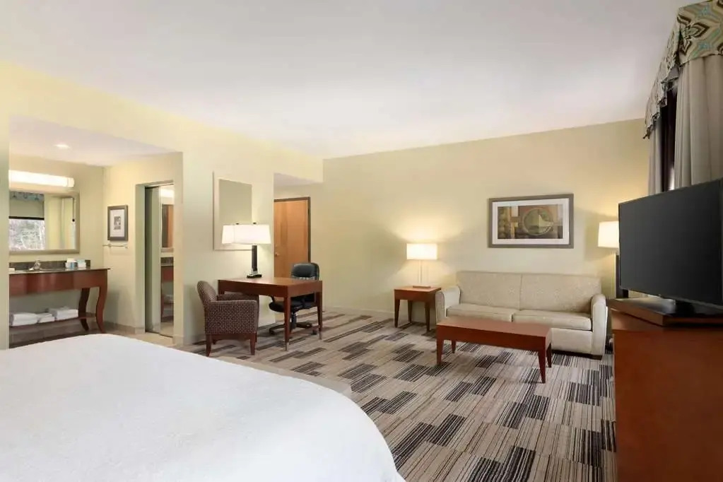 Hampton Inn And Suites Birmingham-east I-20