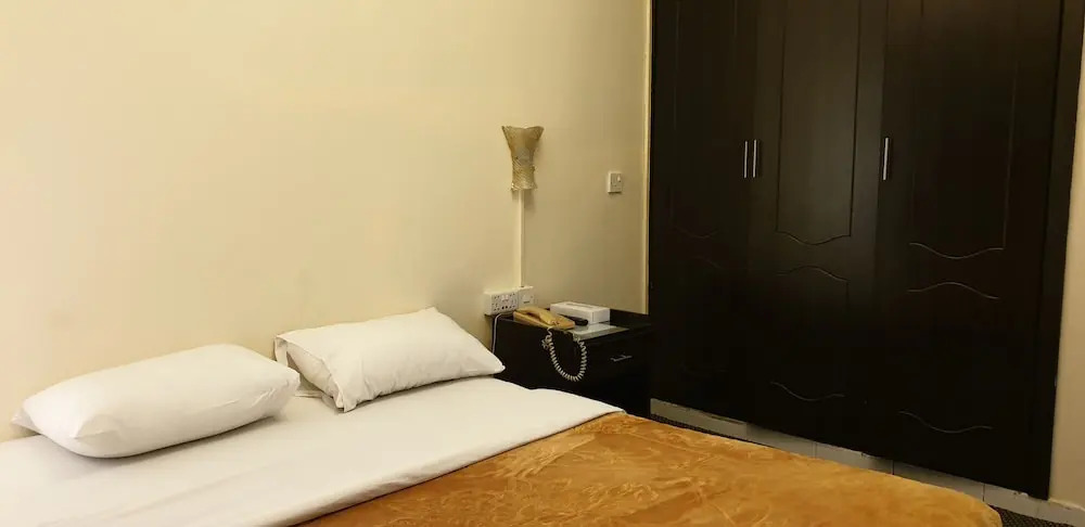 Royal Creek Hotel