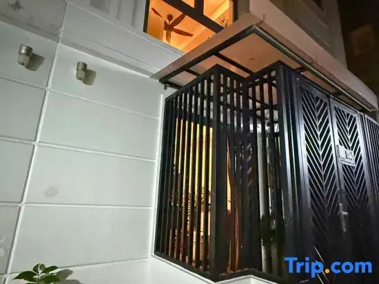 LYLAC Home Saigon NTMK - 2BR City Center Spacious Modern Townhouse Roof Terrace