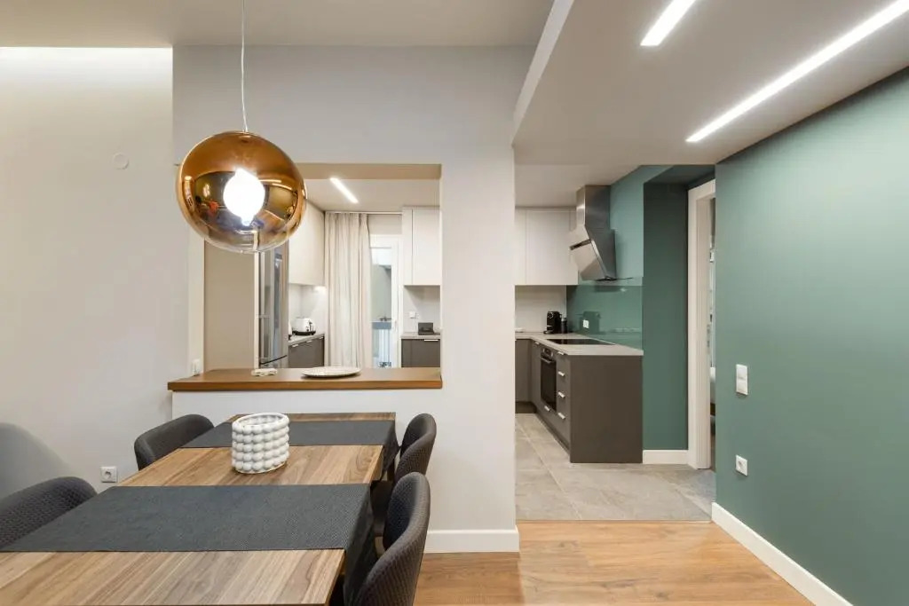 Urban chic 2bdrm aptmt close to the city centre