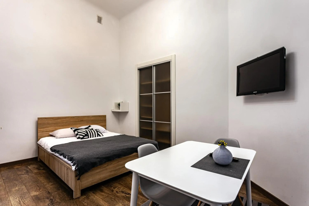 Valova 13, small studio
