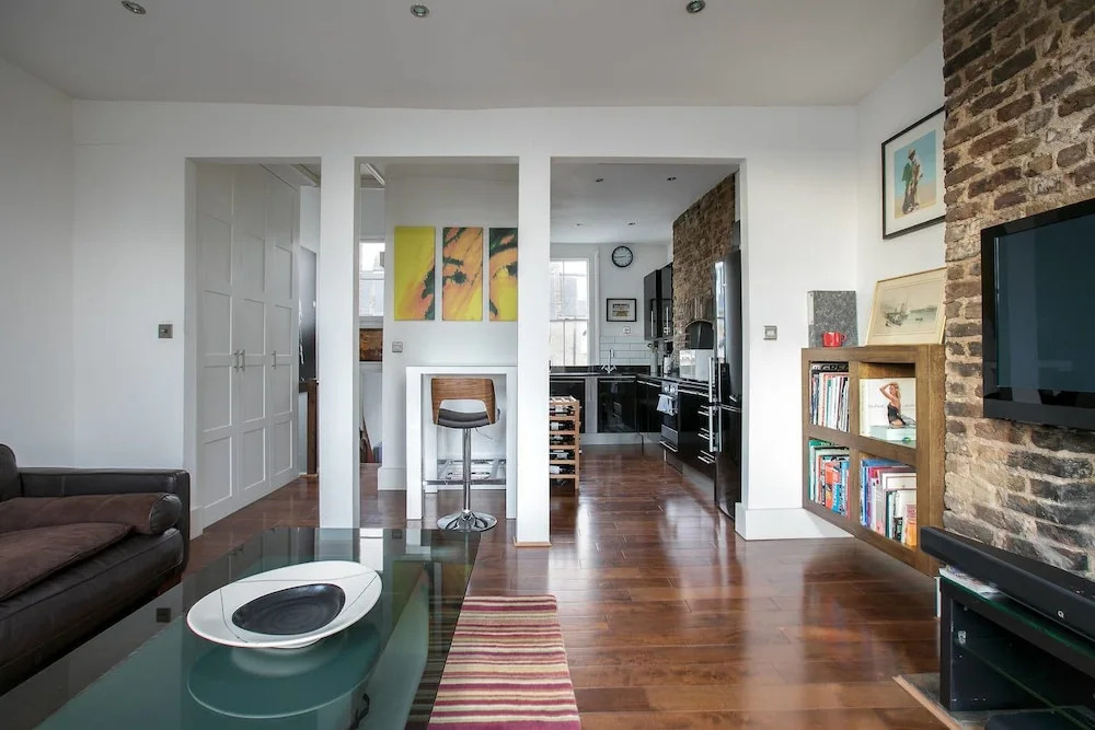 Designer 1 bed in Heart of West Kensington