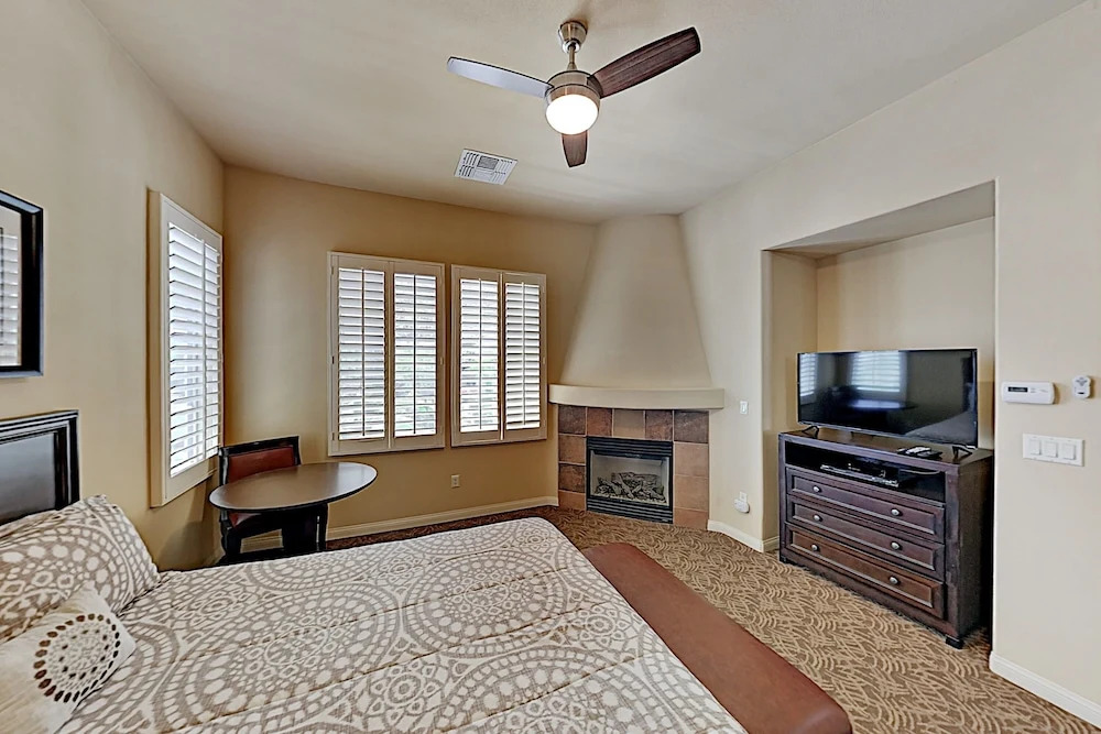 2-unit Legacy S Hideaway W/ Pools & Hot Tubs 3 Bedroom Condo