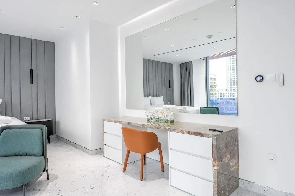 Luxe Dubai Marina 3Flr 4BR w Pool Sauna