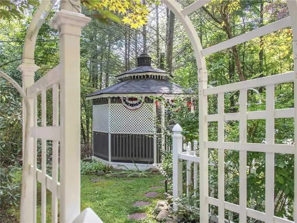 A Precious Place - Two Bedroom Cabin