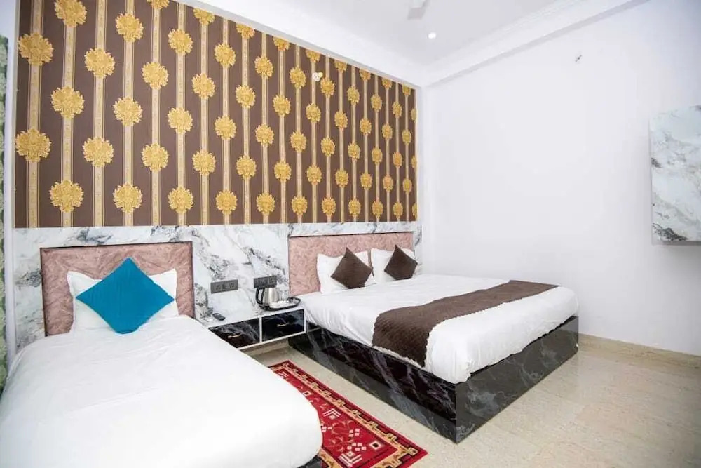 Shri Radhe Radhe Paying Guest House