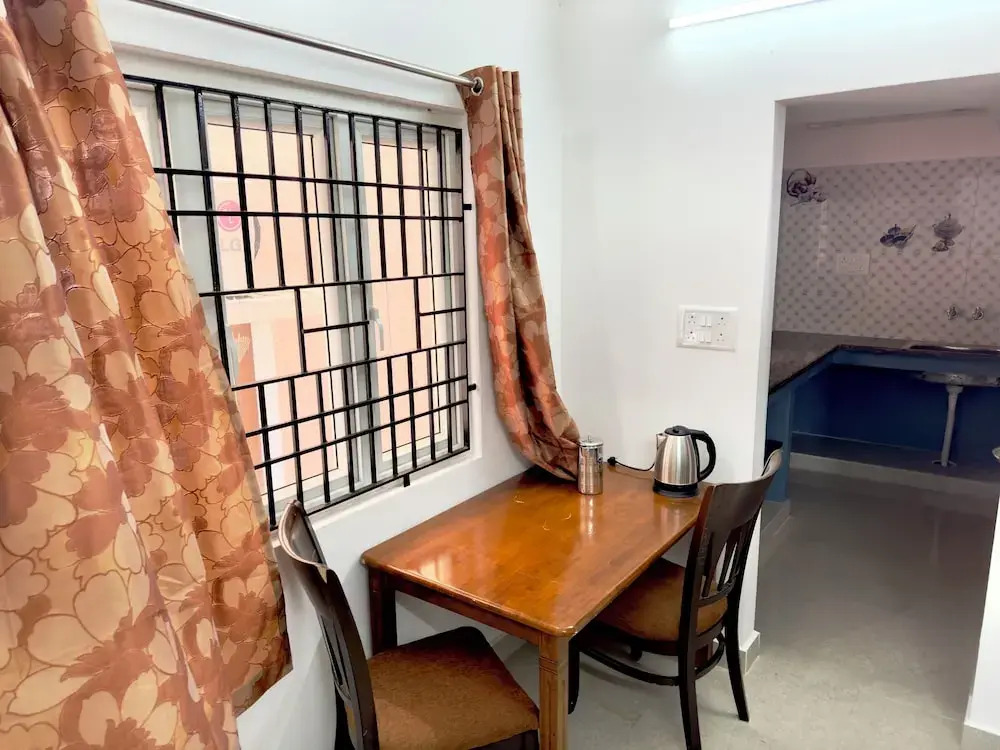 Sishya Hotels & Service Apartment Thoraipakkam, Chennai OMR, IT Expressway