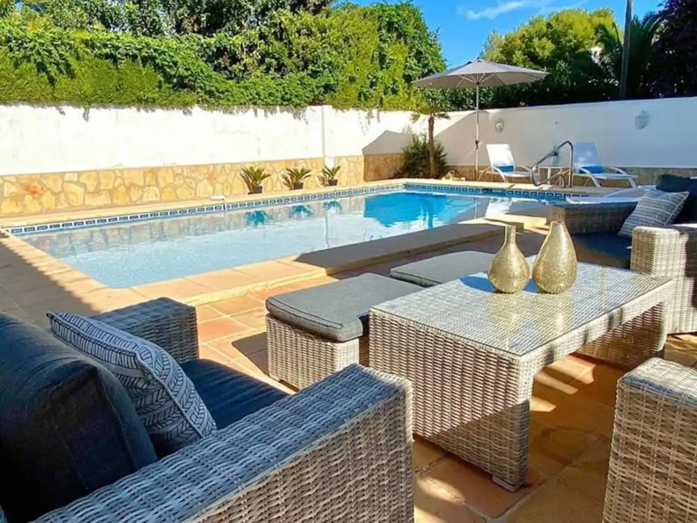 Charming Villa With Private Swimming Pool Near the Sea