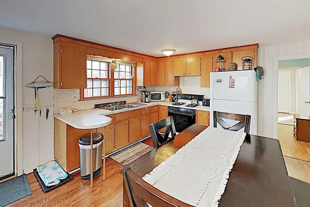 New Listing! Charming Port - Walk To Beach 3 Bedroom Home