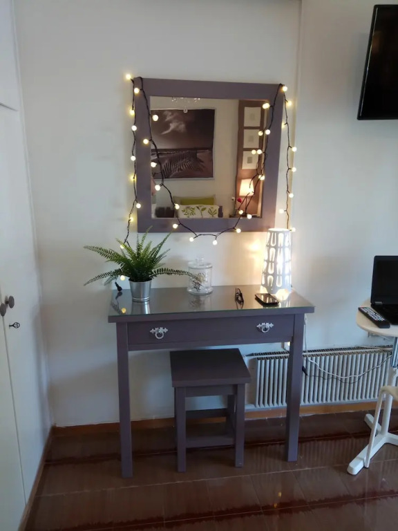 Top floor cozy apartment near the beach