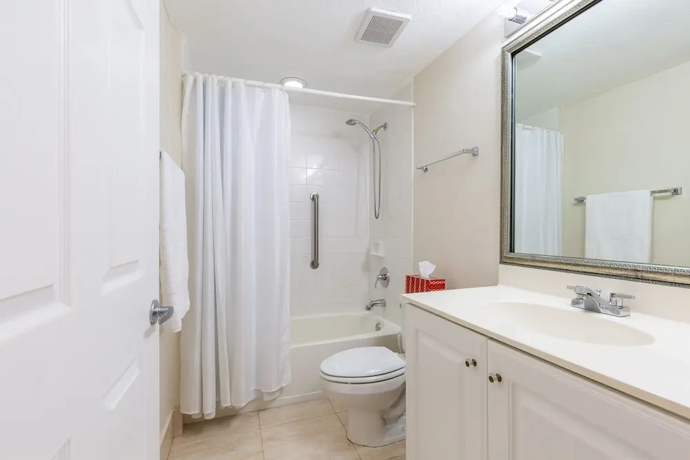 Le Marina Bay 1206 by Go Florida Condo, Sunny Isles