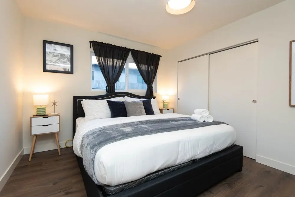 Stylish Apartment near Dodger St