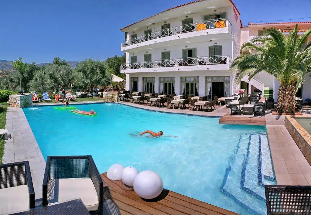Sandy Bay Hotel
