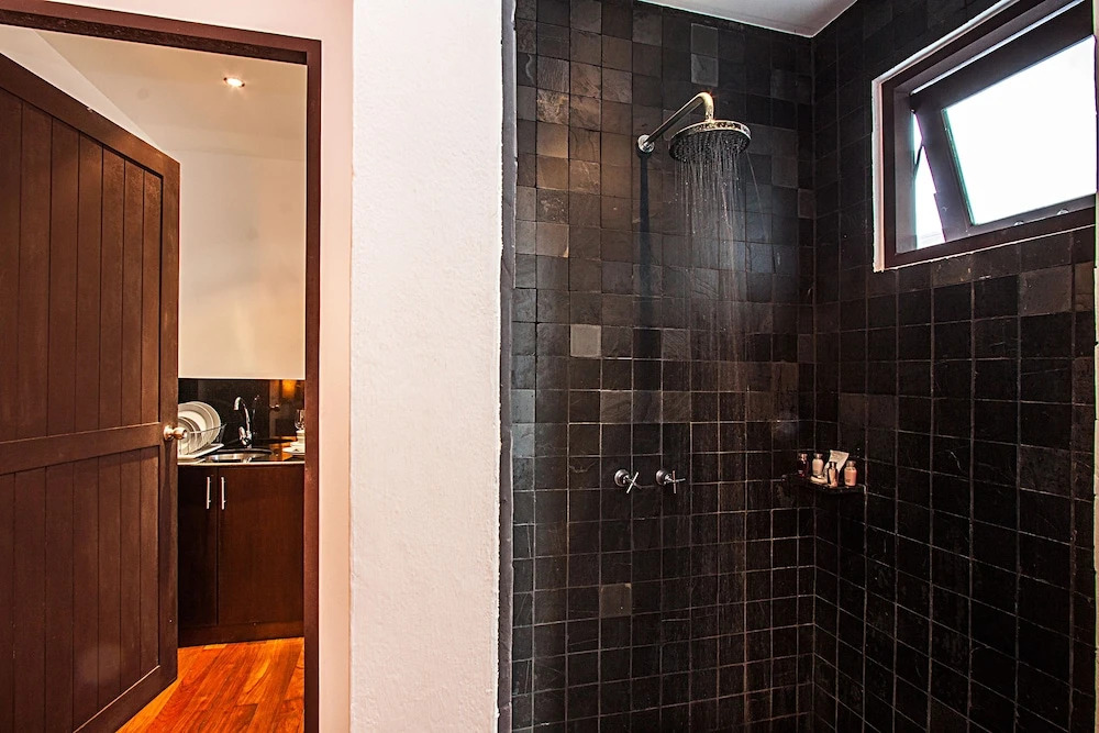 Nirano Villa 12 1 Bed