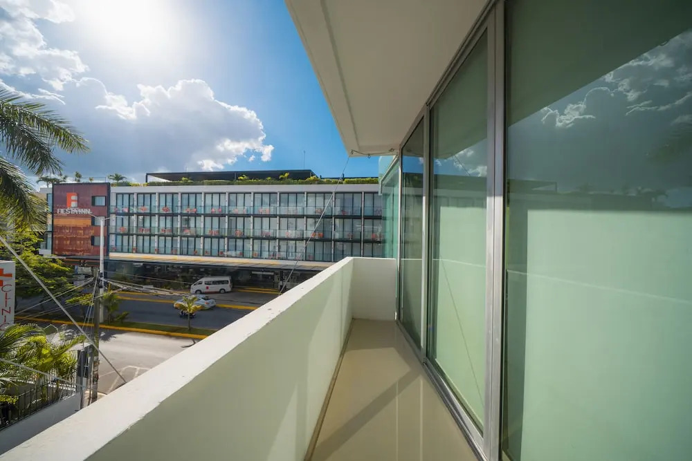 The Loft - Just 4 blocks from the beach