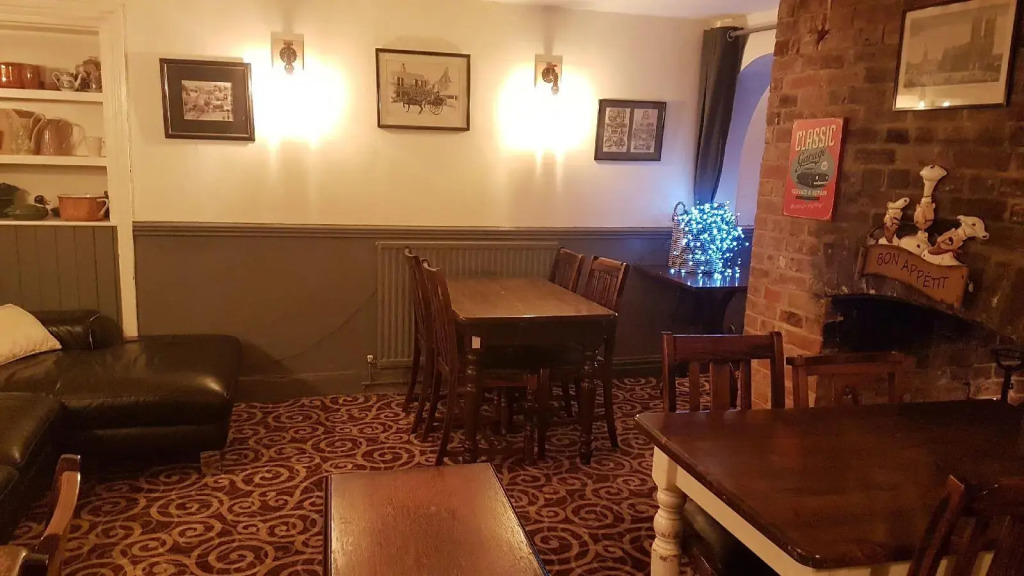 The Antelope at Upavon