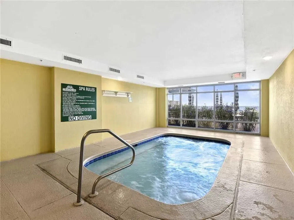 Twin Palms 1805 - Two Bedroom Condo