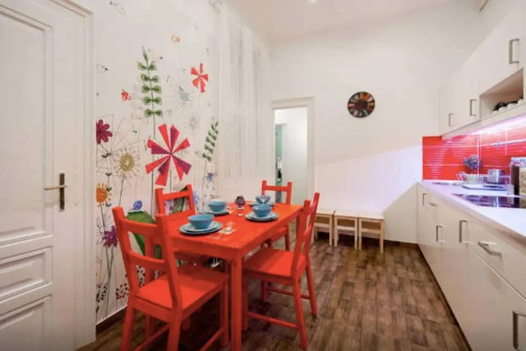 Budget Apartment by Hi5-Kiraly 99