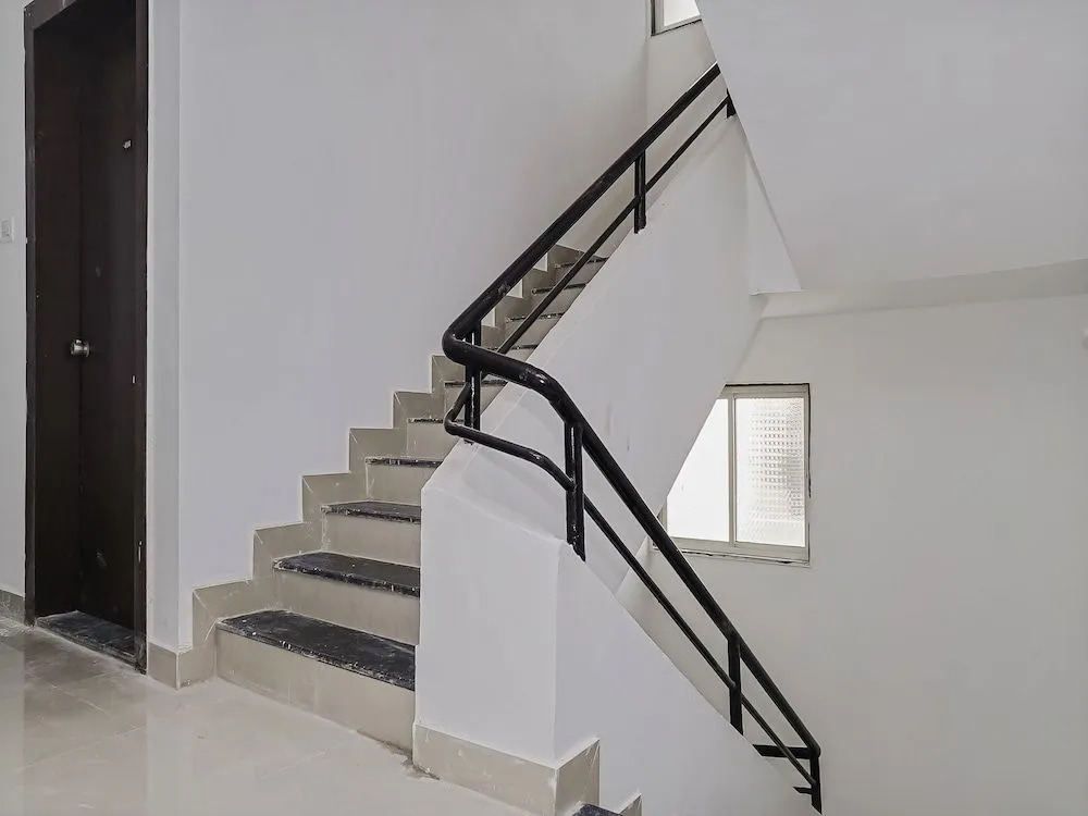 OYO Flagship 23990 Manjari