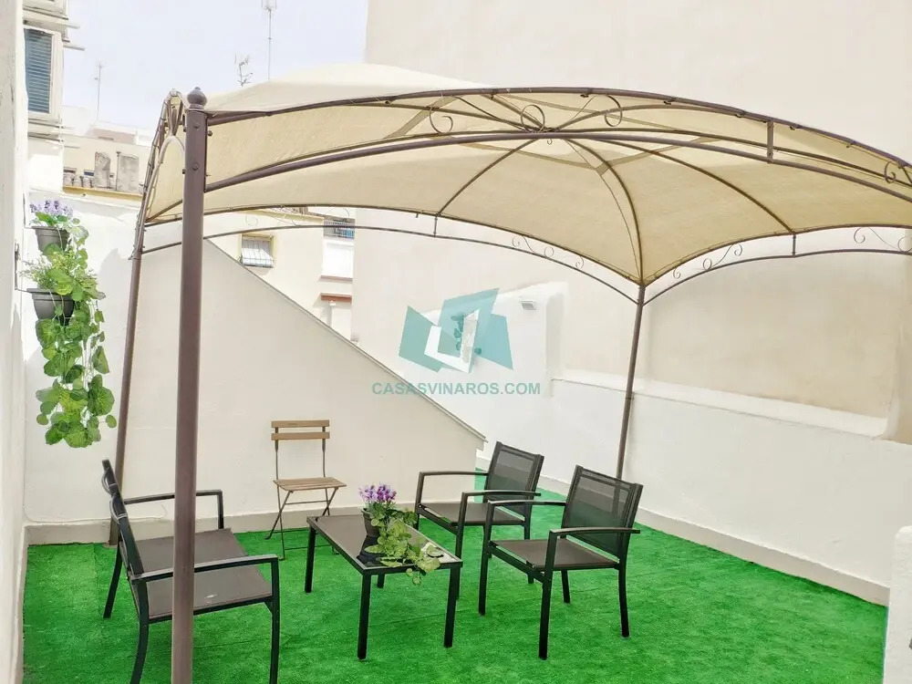 Holiday Apartment Near the Seafront Aircon and Wi-fi