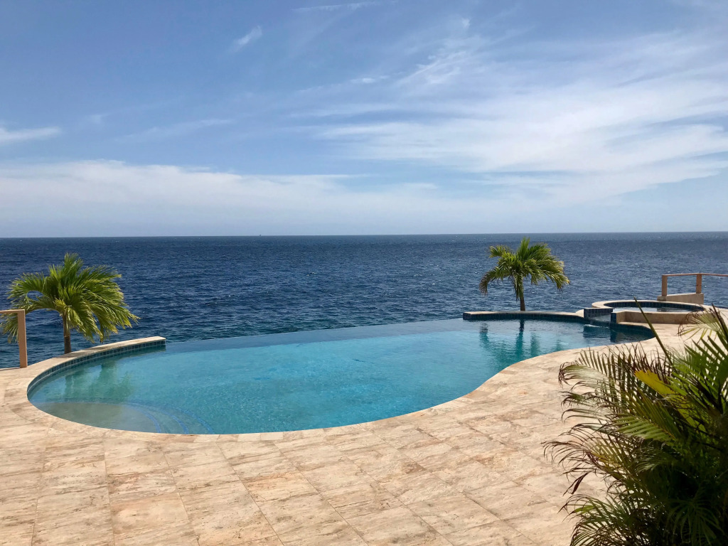 Perfect Luxury Escape - Ocean Frontline Mansion