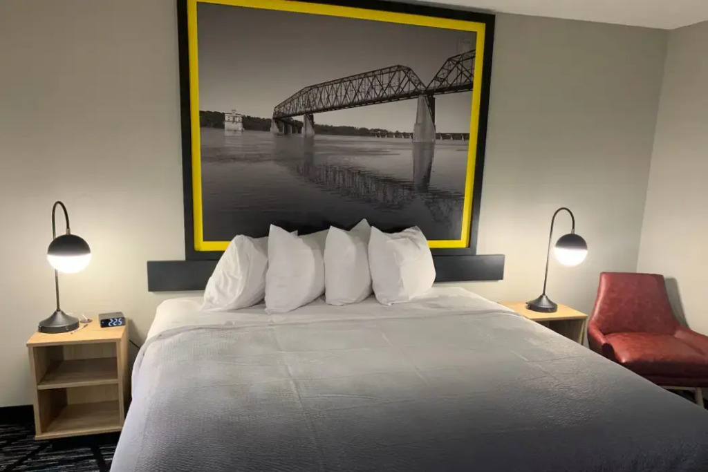 Super 8 by Wyndham Kirksville-University Area