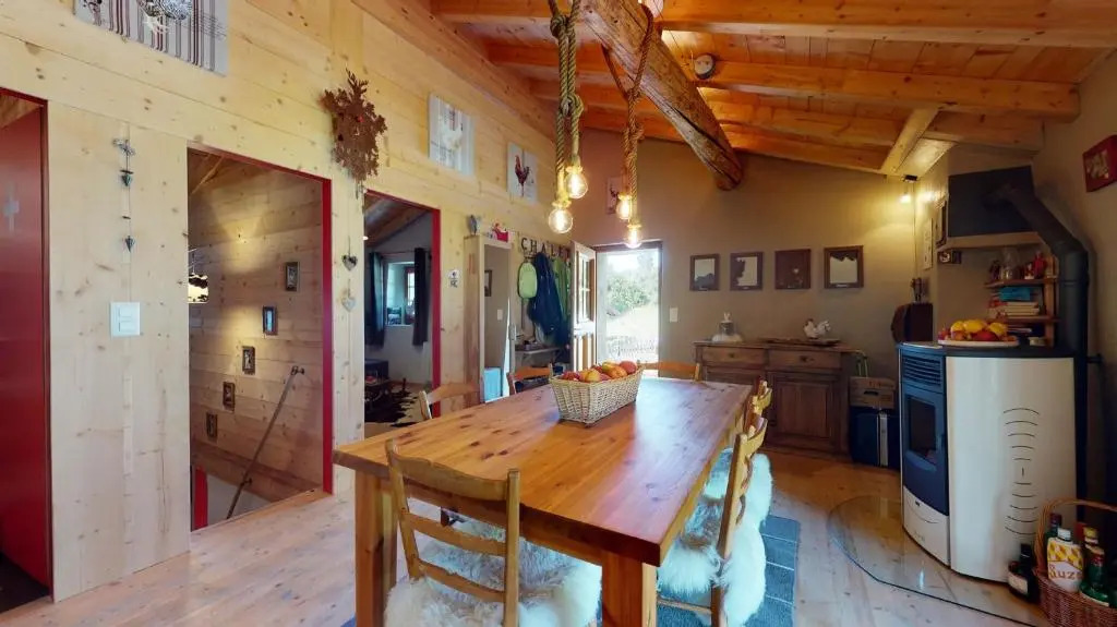 Authentic chalet full of charm, 5min. from Anzère