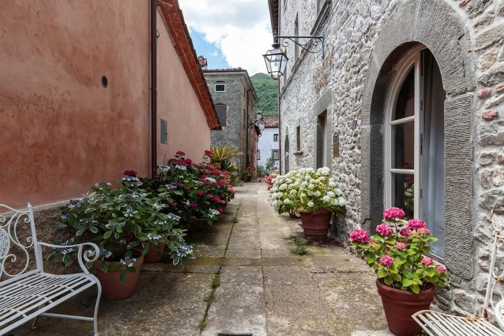 Palazzo Giusti, Understated Luxury with a Welcoming Ambience on the Hills of Lucca