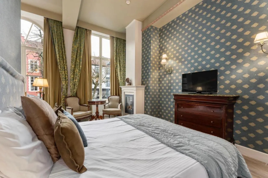 Bordeau Canal Suites