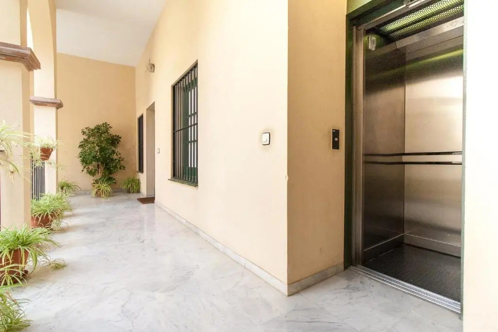 CN PARKING INCLUIDO Apartamento 2D en zona monumental