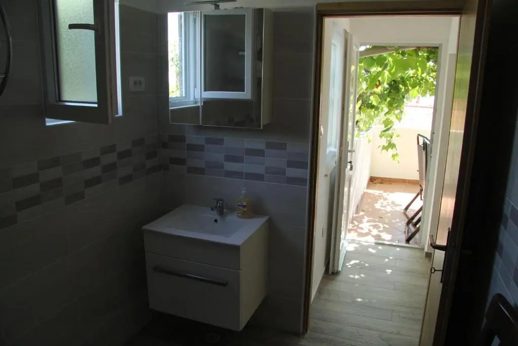 Bed & Breakfast Novalja Inn