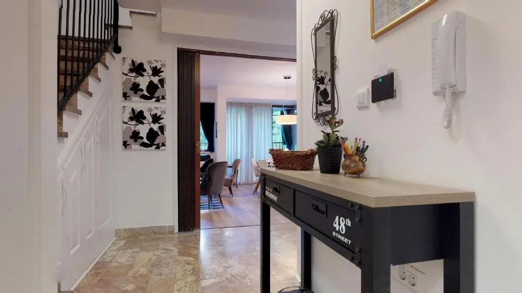 17 Ljubav Place