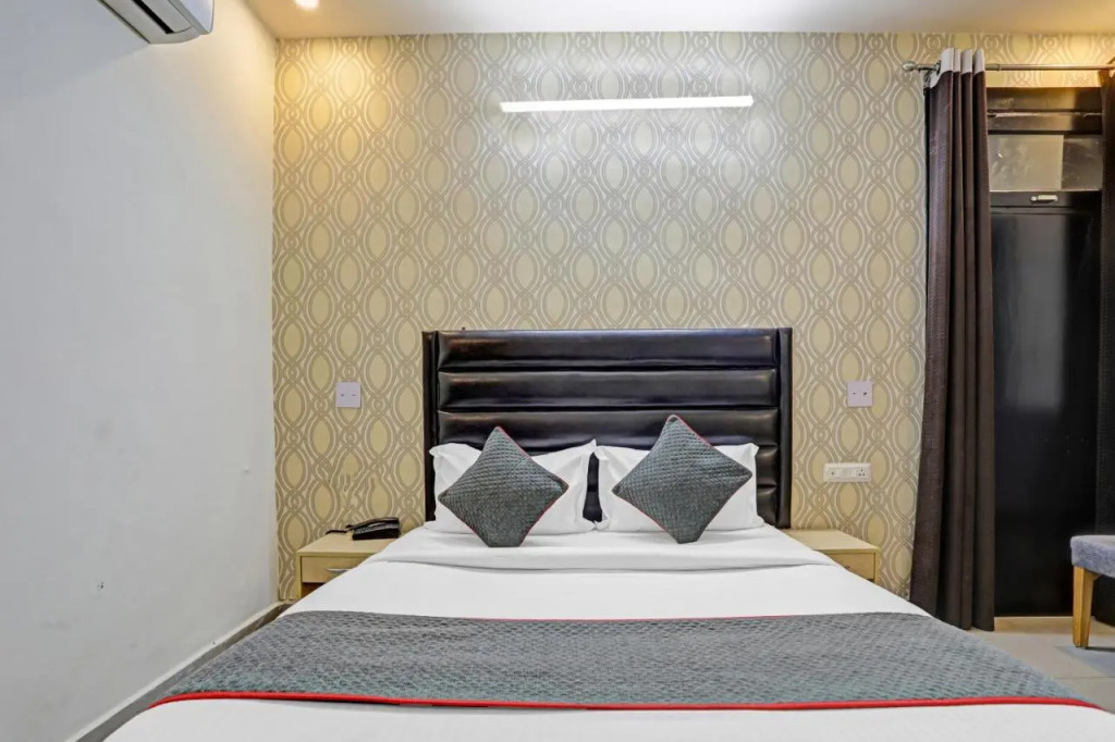 FabHotel The Diamond