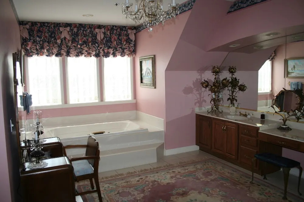 Heron Cay Lakeview Bed & Breakfast