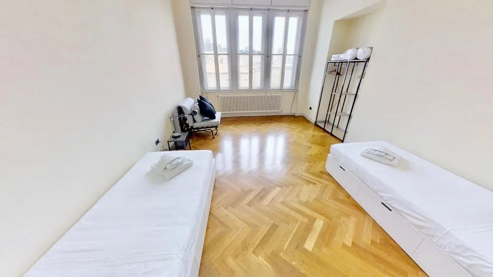 Triestevillas A/C Huge Central & Brand New - 5BR