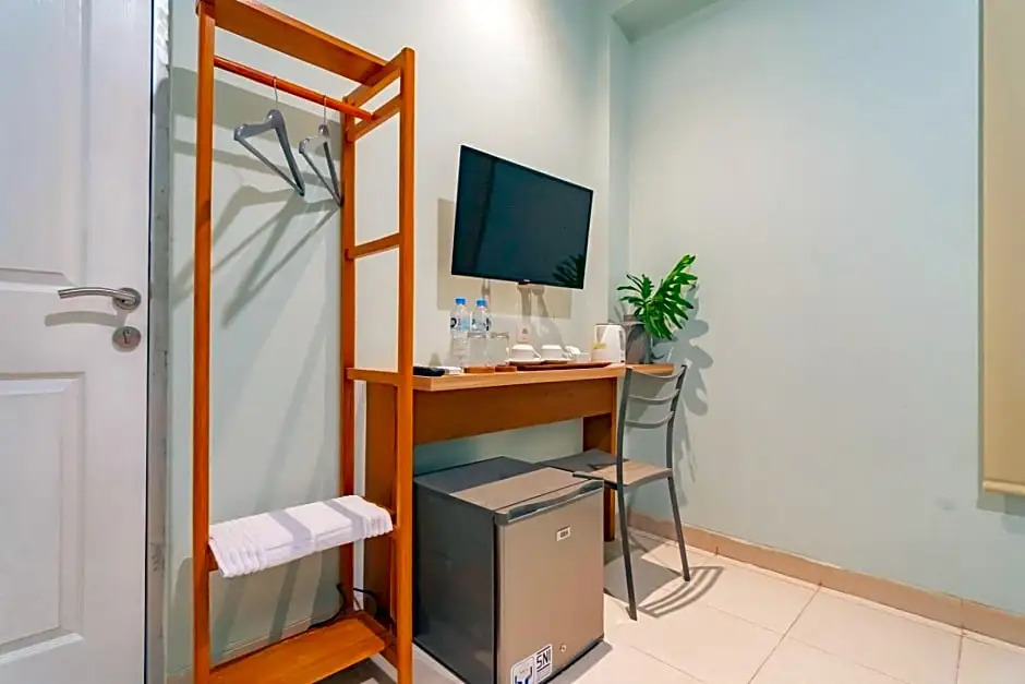 RedDoorz Plus @ Bagusrangin Street
