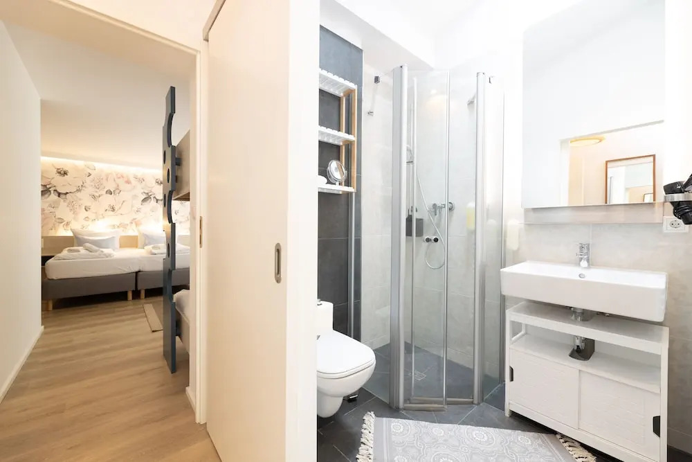 Little Suite Apartments